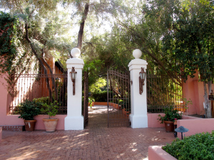 Arizona Inn Gates